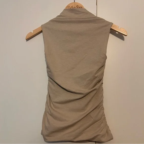 Aritzia Original Contour Flourish Top - Picture 6 of 8